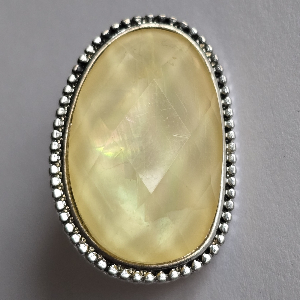 Oval pin with pale yellow faceted faux gem silver tone brooch broach - Picture 3 of 10